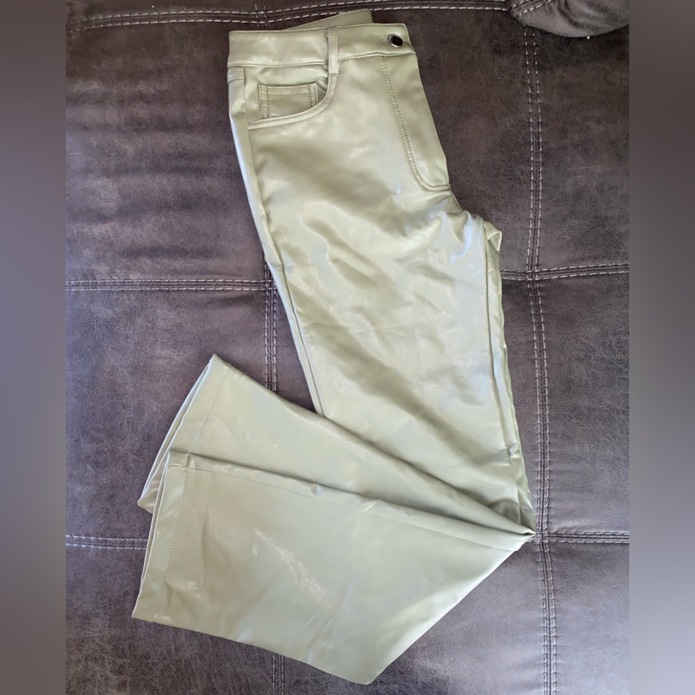 Forever 21 Faux Leather Pants Size Small